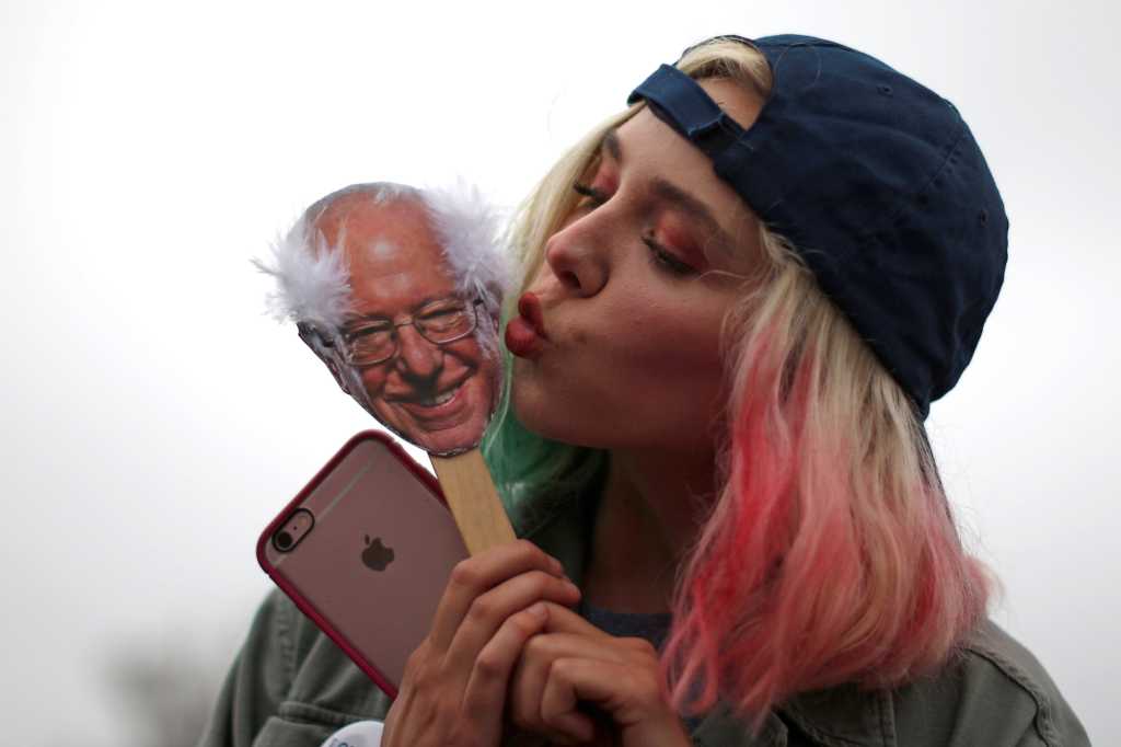 bernie sanders iphone