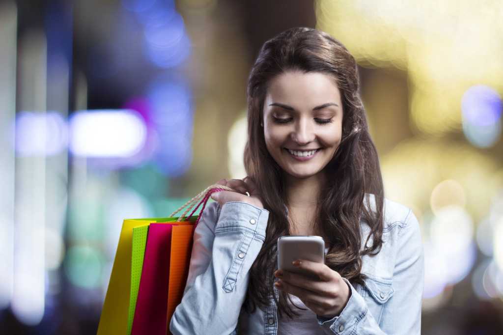 shopping phone thinkstockphotos 467971560